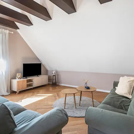 Anker Apartment *
